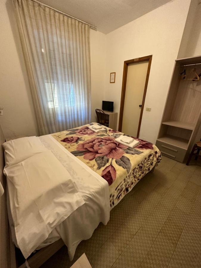 Hotel Aurora Специя Экстерьер фото